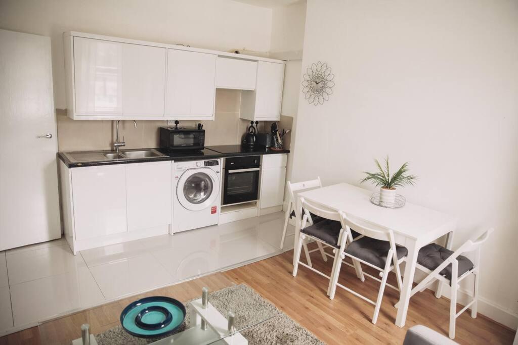 3 Bed Flat With Balcony Central London Exteriör bild